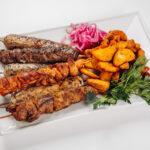 Ассорти шашлыков с картофельными дольками