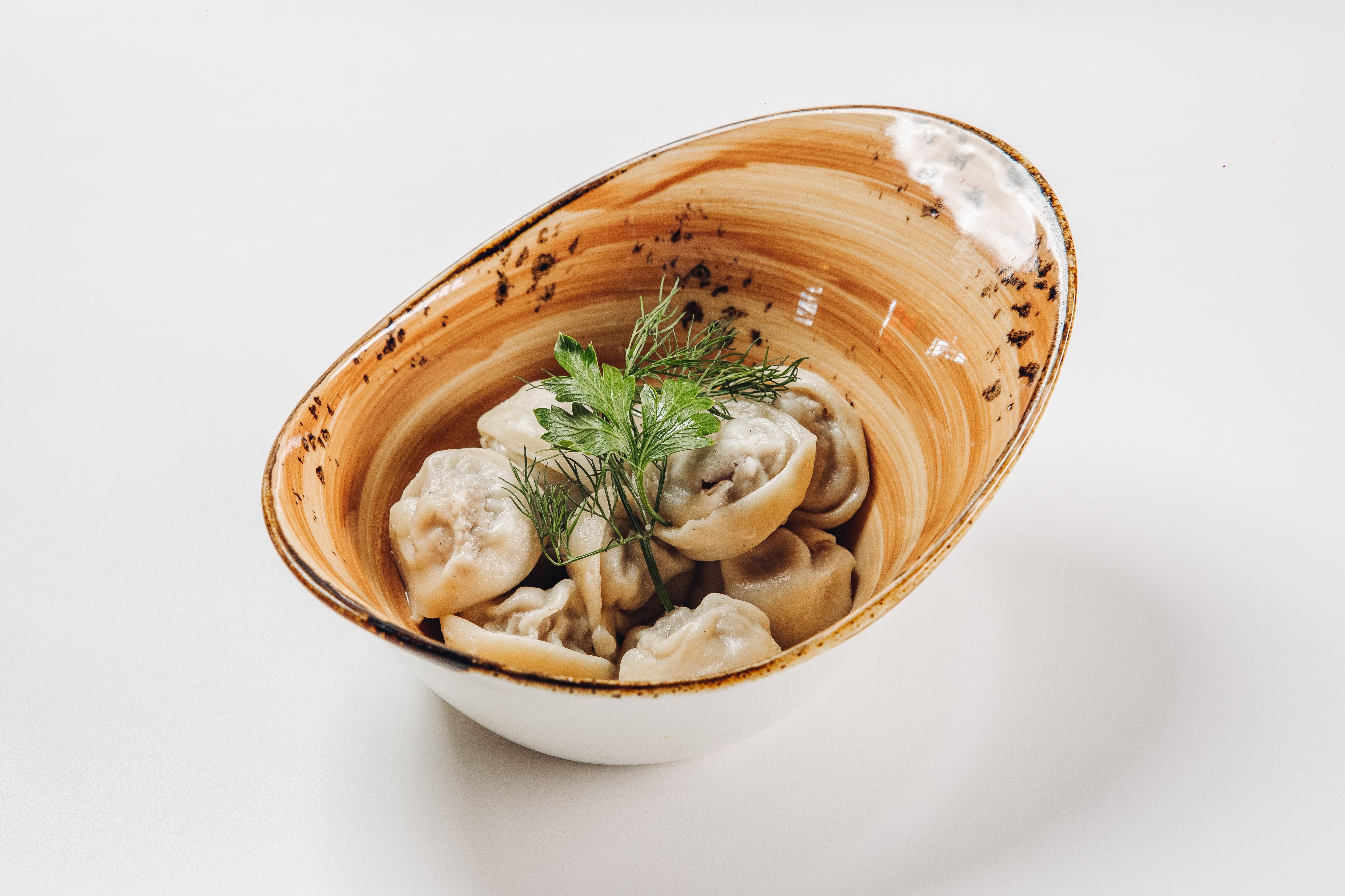 Пельмени с бульоном